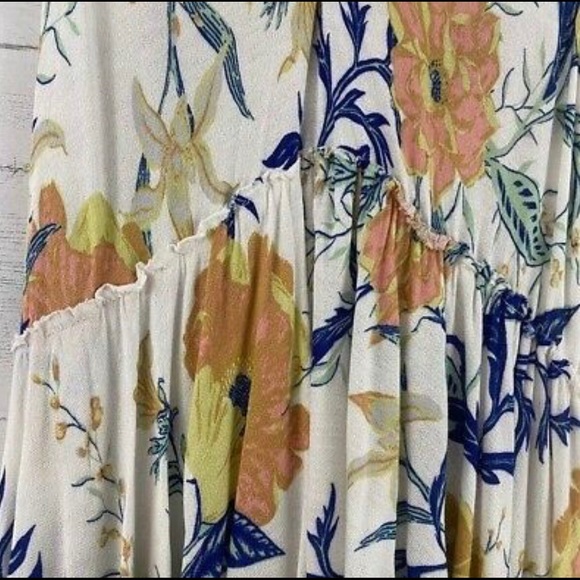 Kimchi Blue By Urban Outfitters white flora top - Picture 7 of 8